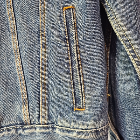 786. Levi's unisex blue, button down jean jacket w/ 4 pockets, size M - Picture 4 of 8